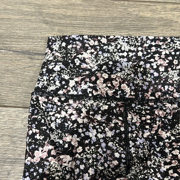 • Lululemon • Women’s Wunder Under High-Rise Tight *Full-On Luxtreme Floral 4 - Picture 4 of 4
